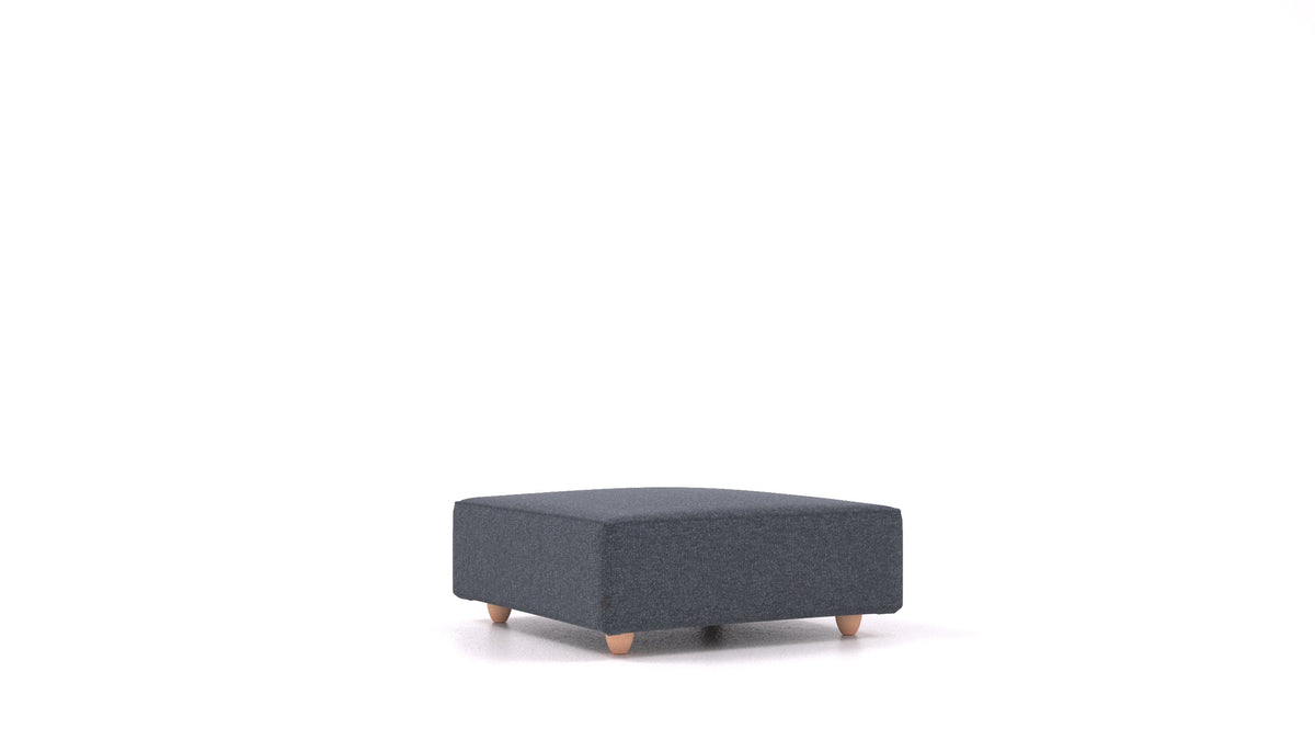 Cascais K, element modularne sedežne FEYDOM v tkanini Icon IC-79 Deep Blue, svetle noge, pogled od spredaj