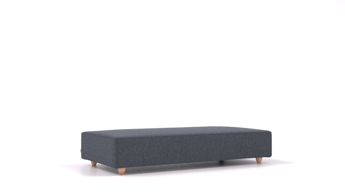 Cascais L, element modularne sedežne FEYDOM v tkanini Icon IC-79 Deep Blue, svetle noge, pogled od spredaj